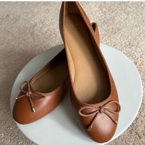 Crown & Ivy Tan Ballet Flats with Bow